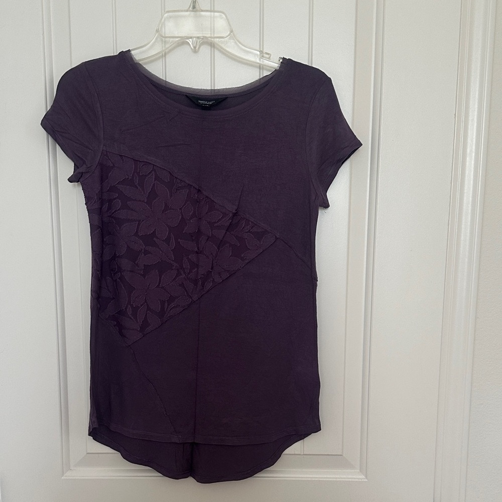 Gently used Simply Vera Vera Wang Purple Women's Top